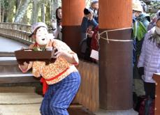 豊作願う「御田祭」滑稽に　和歌山、丹生都比売神社