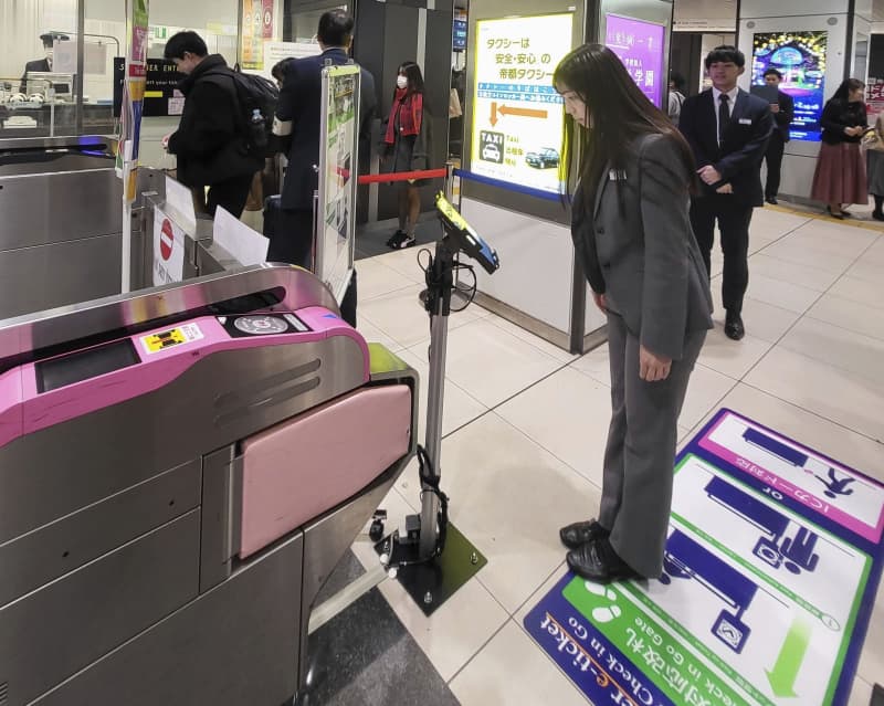 京成電鉄、改札「顔パス」導入　上野―成田の混雑緩和に