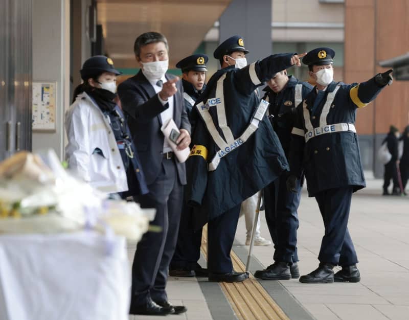 事件発生の数十分前、似た男目撃　長野、220人態勢で行方追う