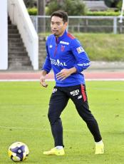 38歳の長友、元気はつらつ　5大会連続のW杯へも意欲