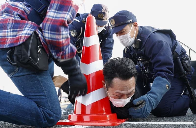 愛知、静岡で強盗対応訓練　匿流想定、連携し犯人確保