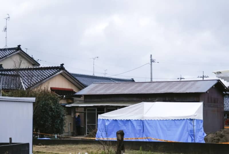 新潟の死体遺棄、詐欺の男関与か　口座から金引き出す、2人起訴