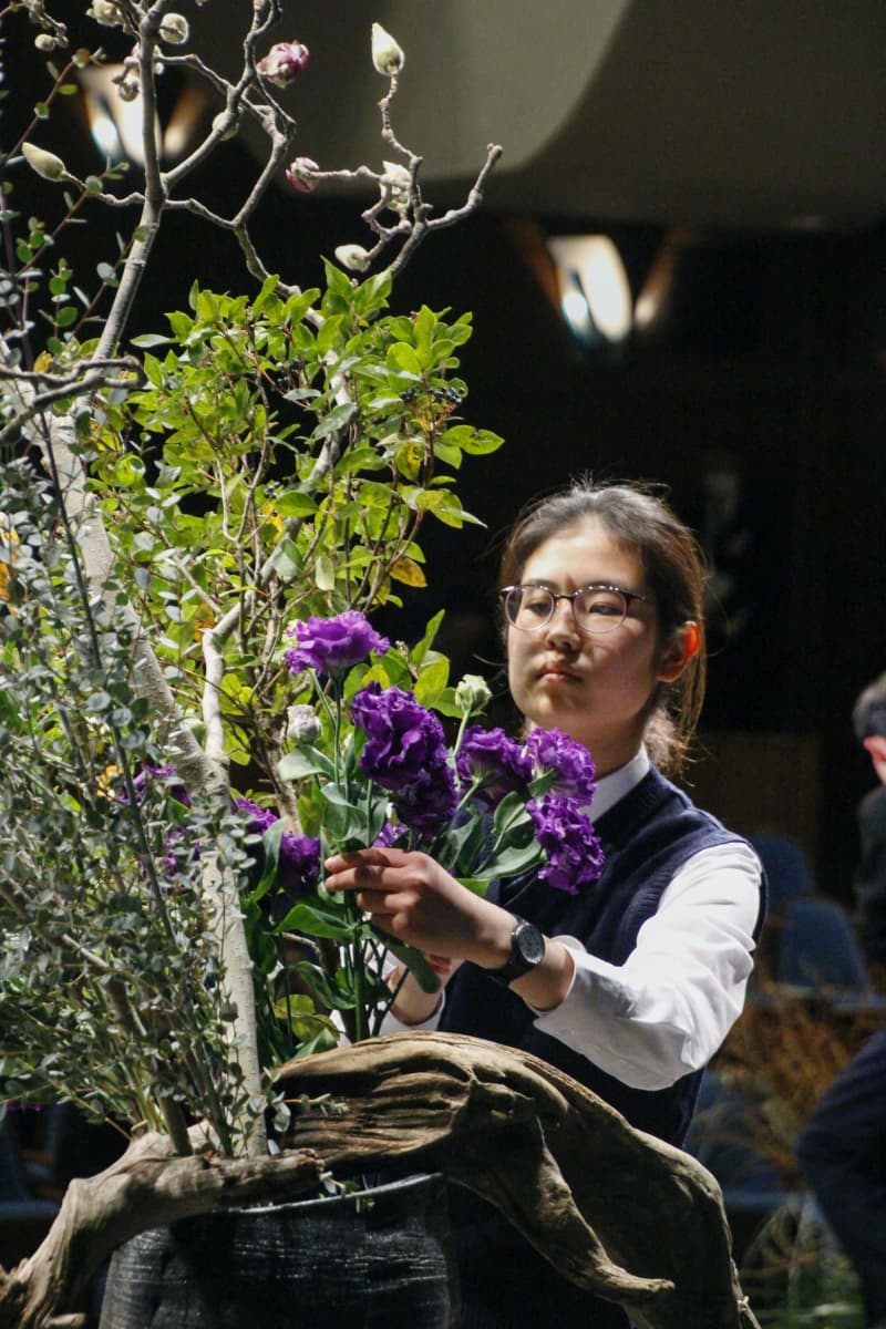 生け花バトル、優勝は東京　高校全国大会、参加校最多