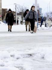 日本海側中心に大雪警戒　強い冬型、数日続く見込み