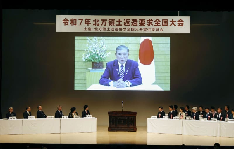 北方領土、墓参再開を要求　首相「解決されず遺憾」