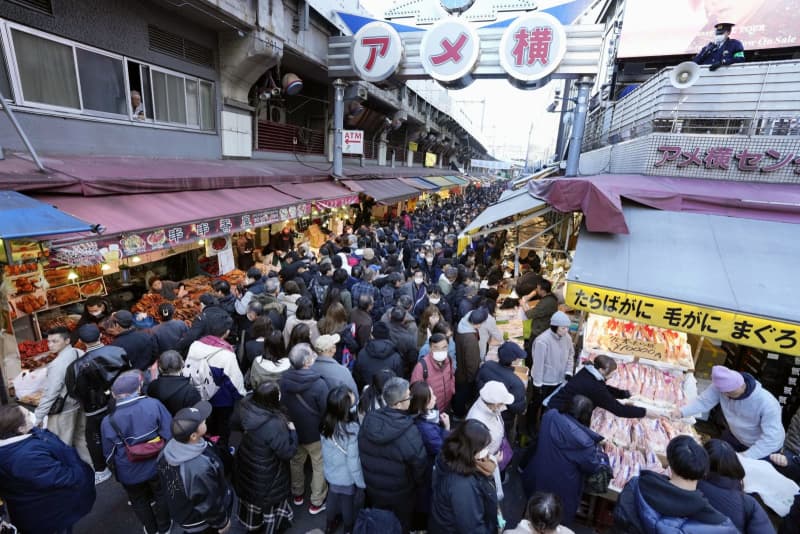 街角景気、3カ月ぶり悪化　1月、飲食や小売り低調