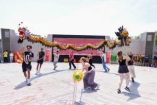 中国の浙江大学はグローバルな文化交流の波を受け入れる