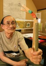 脳出血で利き手不自由な男性、おもちゃ自作　京都・上京で展示「夏休み工作の参考に」