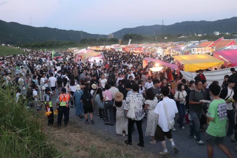 花火大会の有料化、議論勃発　市民「見られないのおかしい」ロイヤル席「ランクあっていい」