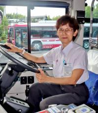 全国初の観光バス女性運転手、今も京都で現役　「運転しやすくなっている」理由とは