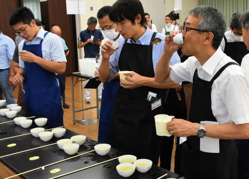 今年の「宇治茶」はいかに？　京都・宇治で恒例の品評会、出来栄えをチェック