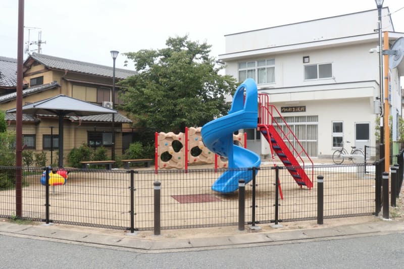 あずまややベンチを新設　京都府亀岡市の公園改修、遊具入れ替えも