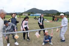 「楽しい思い出つくって」会場は稲刈り後の田んぼ　京都・京丹波で約10年ぶりの地区運動会