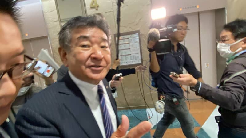 東近江市長「なんで謝罪する必要あるの」　フリースクール発言「親御さんには誤解与えた」とも