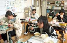 小学校給食に北海道産ホタテ「柔らかくておいしかった」　国内需要の一助に