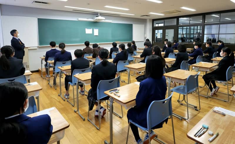 「丁寧に書きなさい」「静かに待ちなさい」京都府立高校の入試会場、なぜ命令調？