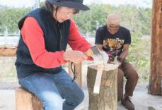 海外で盛んな「グリーンウッドワーク」を京都で　「生木の香り知って」林業関係者が木工体験を企画