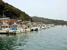 20年間で人口半減、日本で唯一「湖の有人島」　200人維持を目指し、移住促進へ