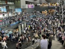 JR京都駅の不審物騒動で8万5千人に影響　GWを直撃、177本に運休や遅れ