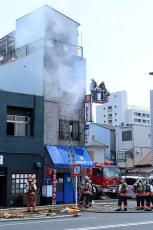 京都市南区の3階建てで火災　住民のひとり暮らし61歳女性が死亡　1階は飲食店