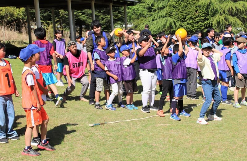 「知らない人と友達に」スポーツ少年団児童たちが競技越えて交流　ボール遊びで友情育む