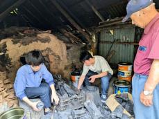 炭作りやイモの苗植え、農村の営みを地元住民と学ぶ　京都・南丹で大学生交流イベント