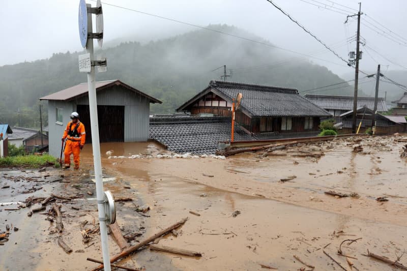 滋賀県米原市の土砂崩れ、民宿2カ所を2次避難所に　十数人が移る