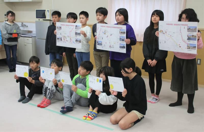 「歩道のない道路もしっかり地図に」　京都・南丹市の児童が地域安全マップ