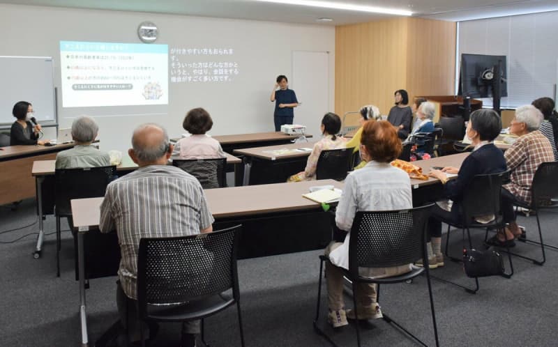高齢人口の増加で増える「聴覚障害」専門家がアドバイス　京都で「聴覚教室」開催