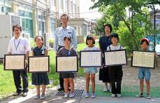 「勇気を出して良かった」お手柄の京都の小学生7人に感謝状　建物火災、被害拡大食い止めた