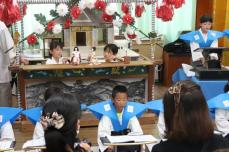 京都府亀岡市・伝統の浄瑠璃「佐伯灯籠」を子どもたちが披露　重要無形民俗文化財の技体験