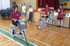 自転車安全に乗るよ　児童が走行技術と知識競う大会出場へ　練習重ね「一つ一つ真剣に」