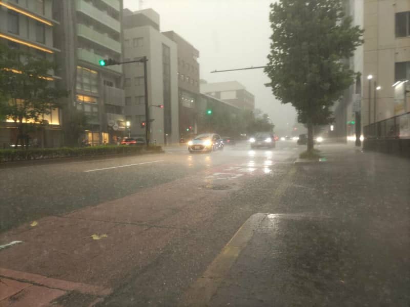 京都市でゲリラ豪雨、停電相次ぐ　大雨警報発表、「丹波太郎」来襲