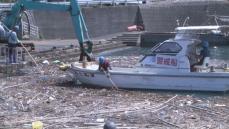 「あまり経験のないこと」長島町の港に大量の流木　数日前に八代海で流木の塊が目撃