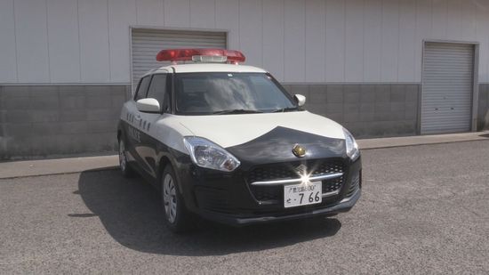 鹿屋市でパトカーと原付バイク衝突し女性(23)軽傷　パトカー側が赤信号…赤色灯つけるもサイレン鳴らさず　