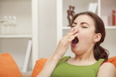 食欲が増えて眠いのは「秋うつ」!?ドリンクと食べ物でケア