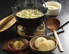 鍋のあとはこれ！〆の「雑炊」を上手に作るテクニック4選