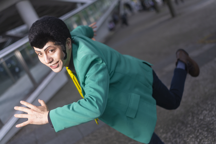 お宝はいただいたぜ！」ルパン三世のコスプレが躍動感バツグン