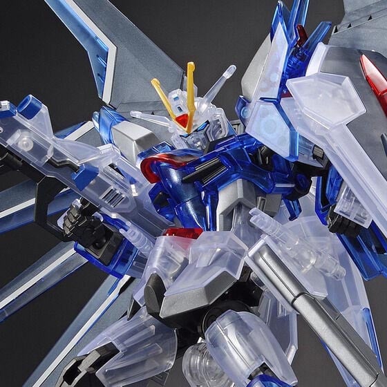 可愛いクリスマスツリーやギフトが！ ガンダムSEED』劇場限定「HG 1/144 ライジングフリーダム ロボット