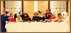 【ジブリ】「おばあ」キャラ10人のオールスターが実現！　「最後の晩餐」風のコスプレ写真が反響