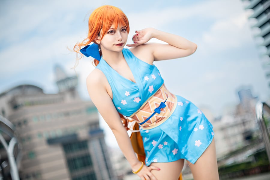 ワンピース』ナミのコスプレイヤーが脚線美すごっ！ スラリ美脚