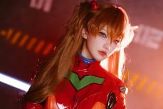 【コスプレ】『エヴァ』アスカが「あんたバカァ？」と罵られたい美しさ！　プラグスーツ越しに美スタイル