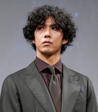 「最近やたらCMで見るよね」　俳優・賀来賢人が演じた、衝撃の「実写化」キャラ