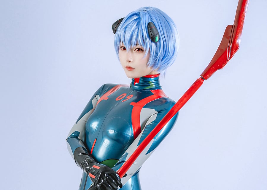 エヴァ　アヤナミレイ(仮称) コスプレ コスプレ】『エヴァ』艶めく美ボディ！ アヤナミレイ（仮称）のプラグ