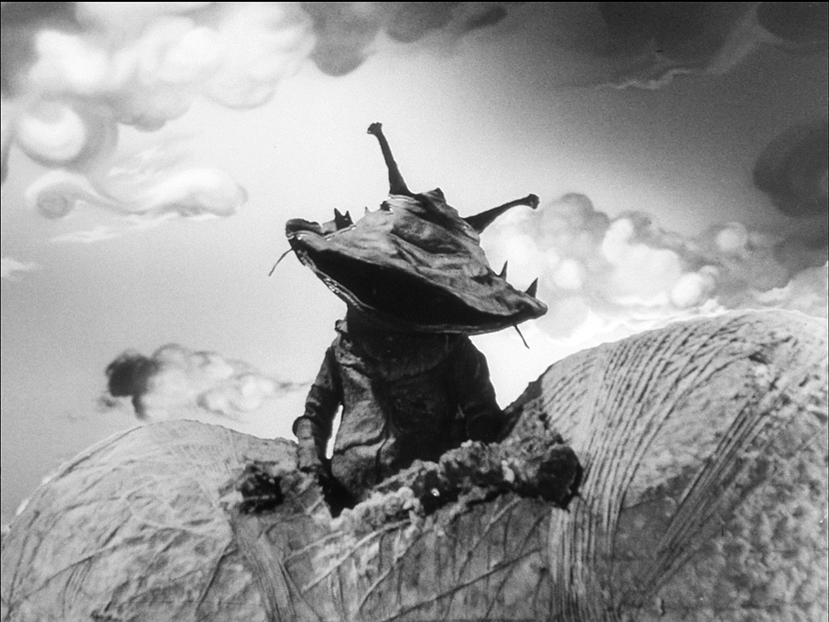 夏の恐怖体験！『ウルトラQ』のホラーエピソード。モノクロでも不気味