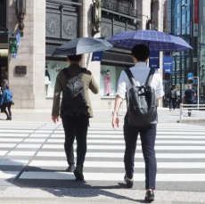 「メンズ日傘どう思う？」→「頼む！男の日傘流行ってくれ」9割以上の男性の本音は？