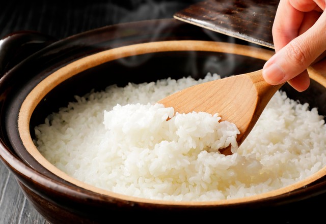「土鍋ごはん」は鍋底に米粒がこびりつきがち…そんな悩みも、警視庁が伝授するアレを使えば、洗い物ラクラク