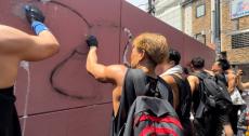 壁の落書き消しマッスル！ 筋肉モリモリ集団が渋谷で清掃活動→当然目立ってしまう「やっぱり筋肉しか勝たん」とSNSでも反響