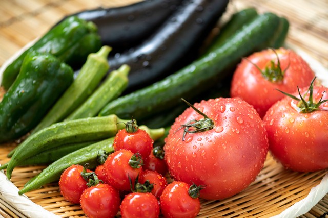 トマトのヘタはとる？とらない？…イオンが教える、「夏野菜を長持ちさせる保存方法」