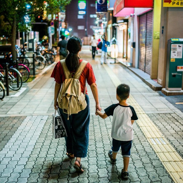 落とした財布やスマホは返ってくるニッポン　でも泣いている子どもには無関心？　タイ出身者が感じた“違和感”